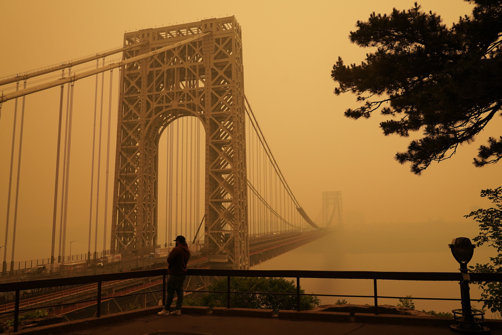 Wildfire smoke map: Track ‘hazardous’ haze as it spreads across US from Canada