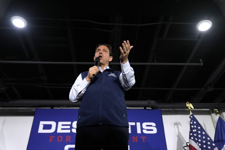 DeSantis jokes there will be no cocaine in his White House as he criticizes Bidenomics