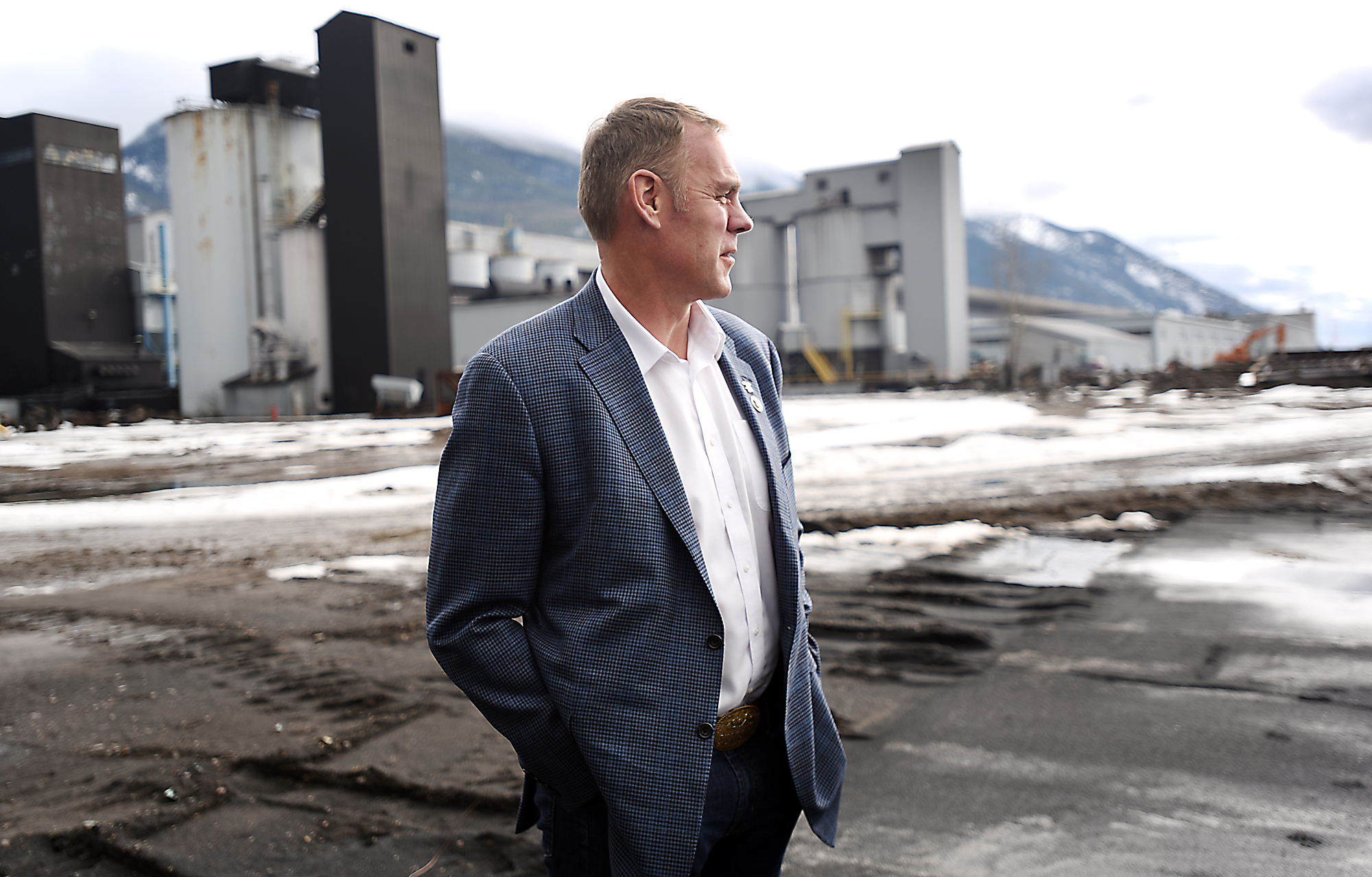 Ex-Navy SEAL mocks ‘absurd’ decision to reveal U.S. forces to Russia