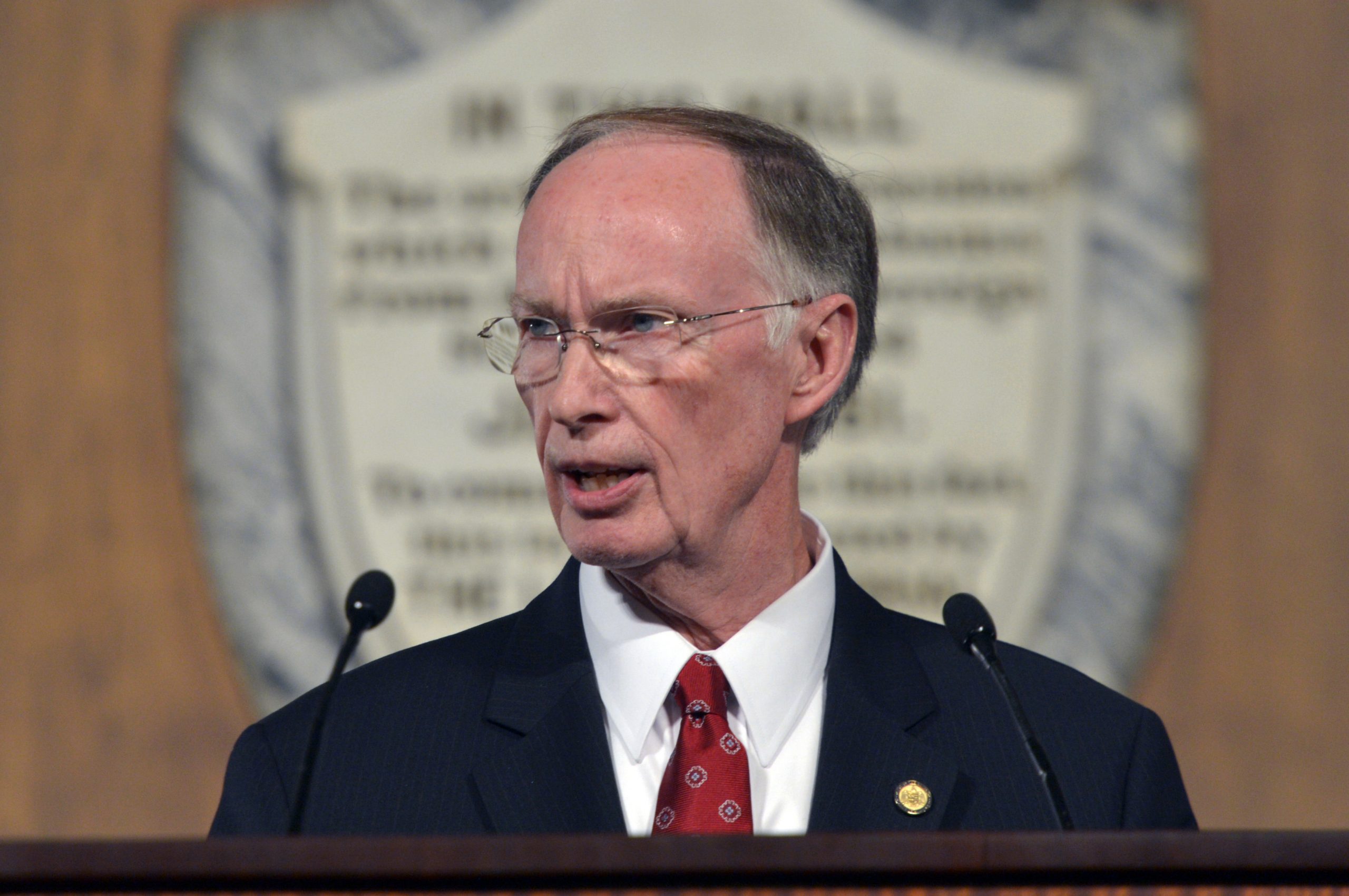 Alabama Gov. Robert Bentley defends decision not to expand Medicaid