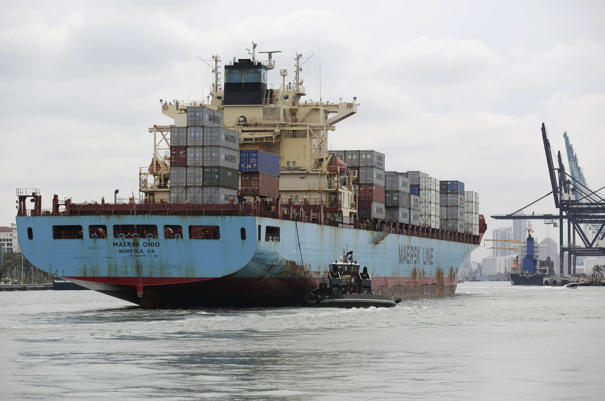 US current account deficit dips to $98.5 billion