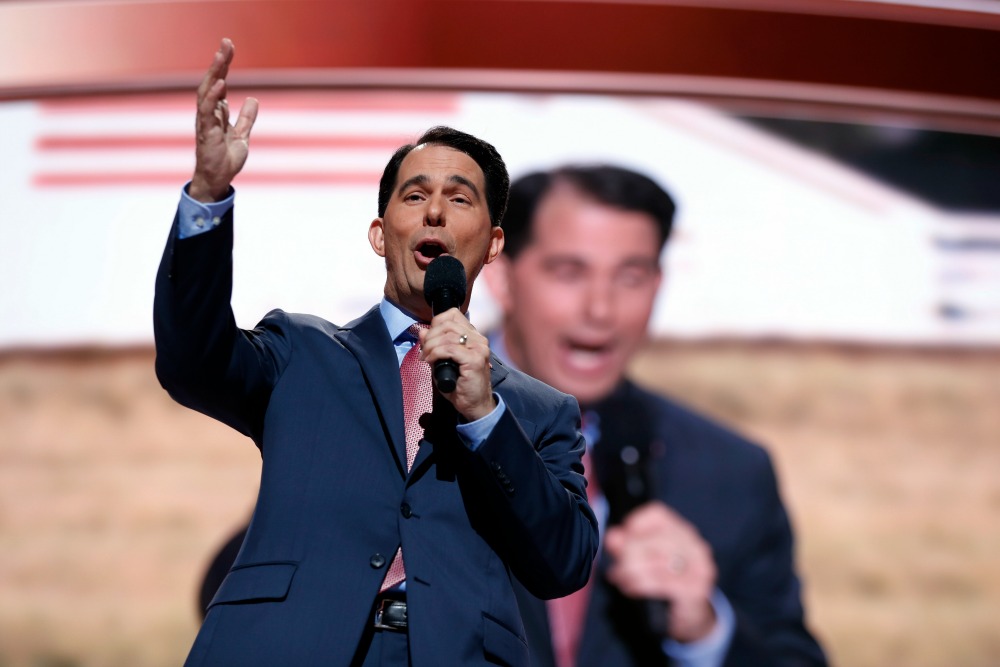 Trump thanks Scott Walker, tags wrong Scott Walker