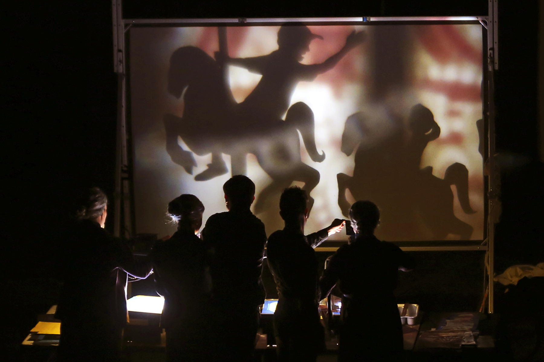 American performers get standing ovation in Iran