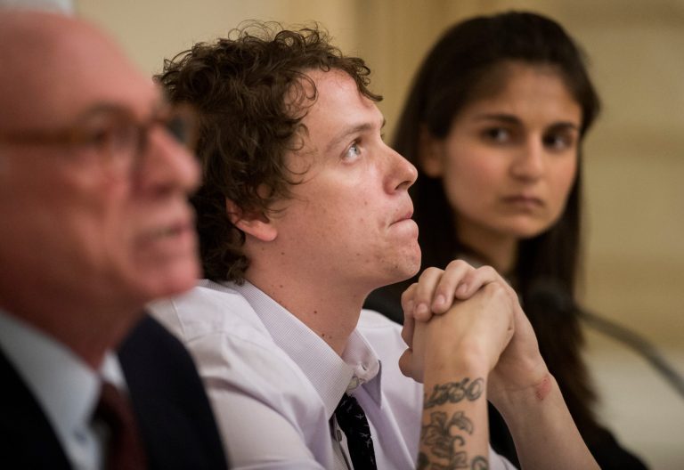 Peoria mayor sued over response to Twitter account