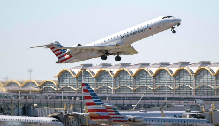 To reduce airline ticket prices, expand Washington’s Reagan Airport