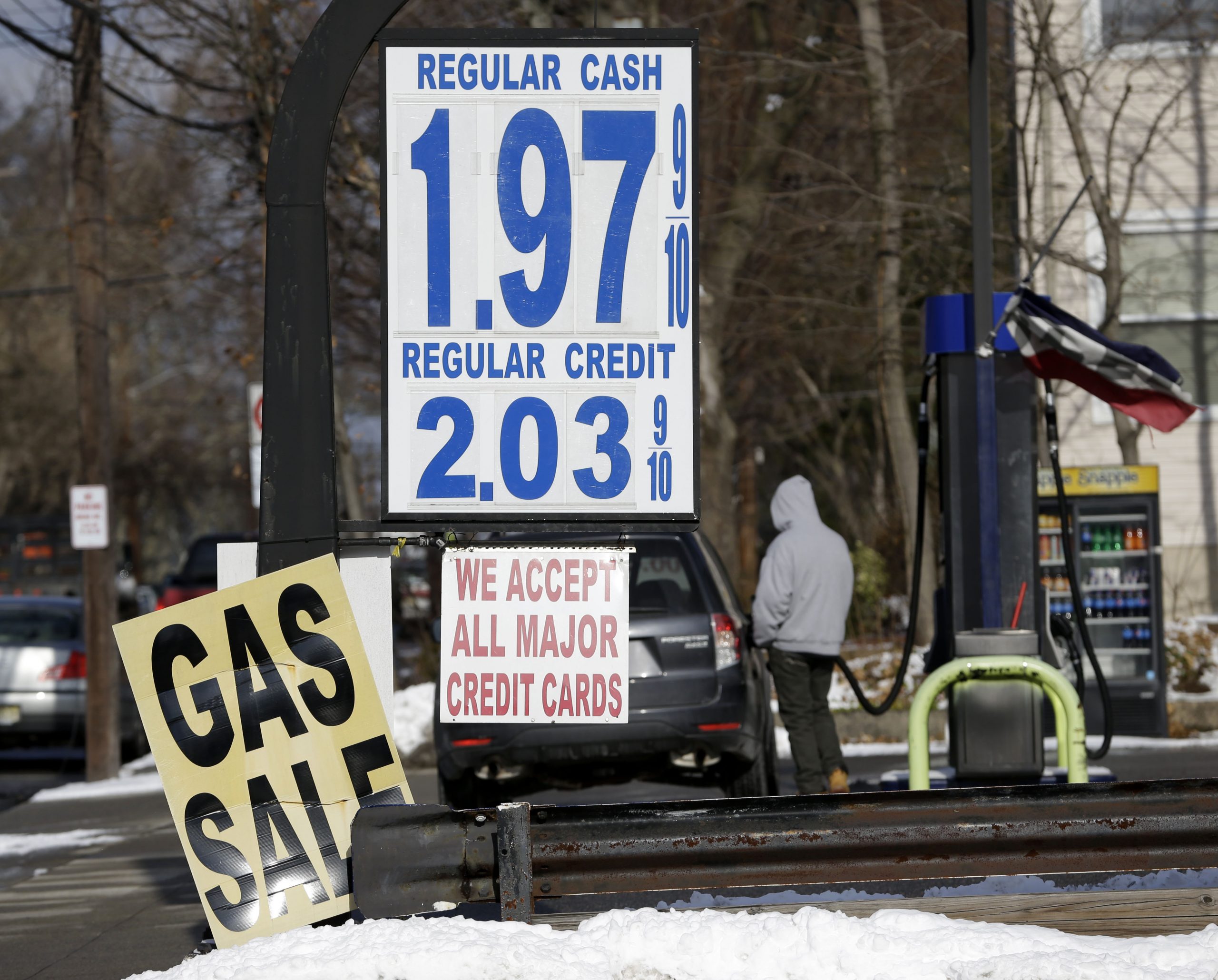 Saudi prince: Days of $100 per barrel oil are over