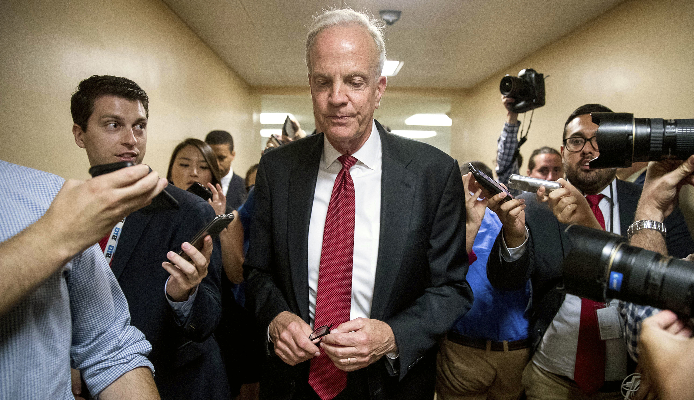 GOP Sen. Jerry Moran: Trump should ‘especially’ not tolerate white supremacy