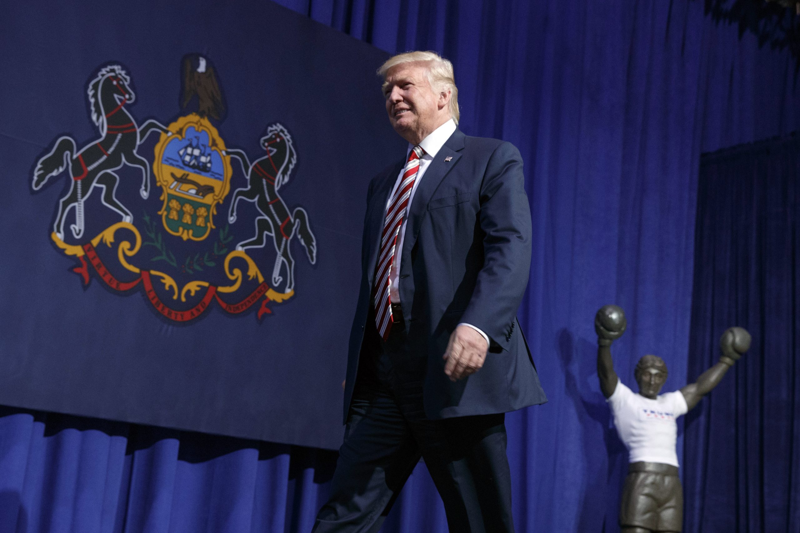 Former GOP pollster: People fear a Donald Trump presidency
