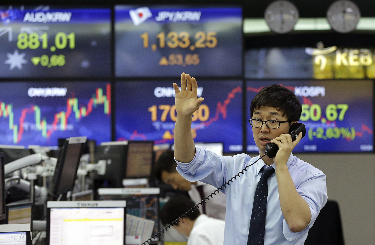 Markets mostly recover after early Trump panic