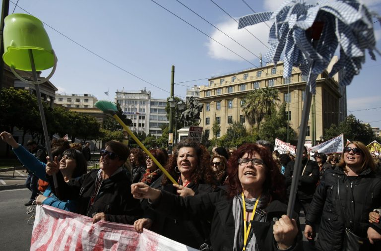 Strikes in Greece as austerity deal proves elusive