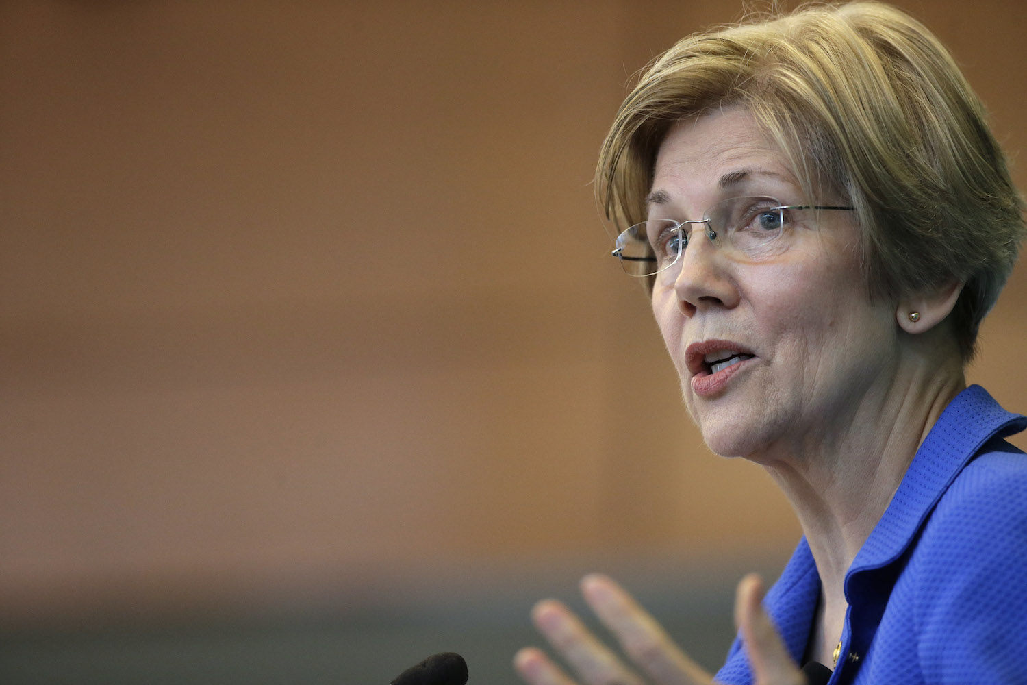 Elizabeth Warren accuses Trump of firing Comey to stop Russia probe
