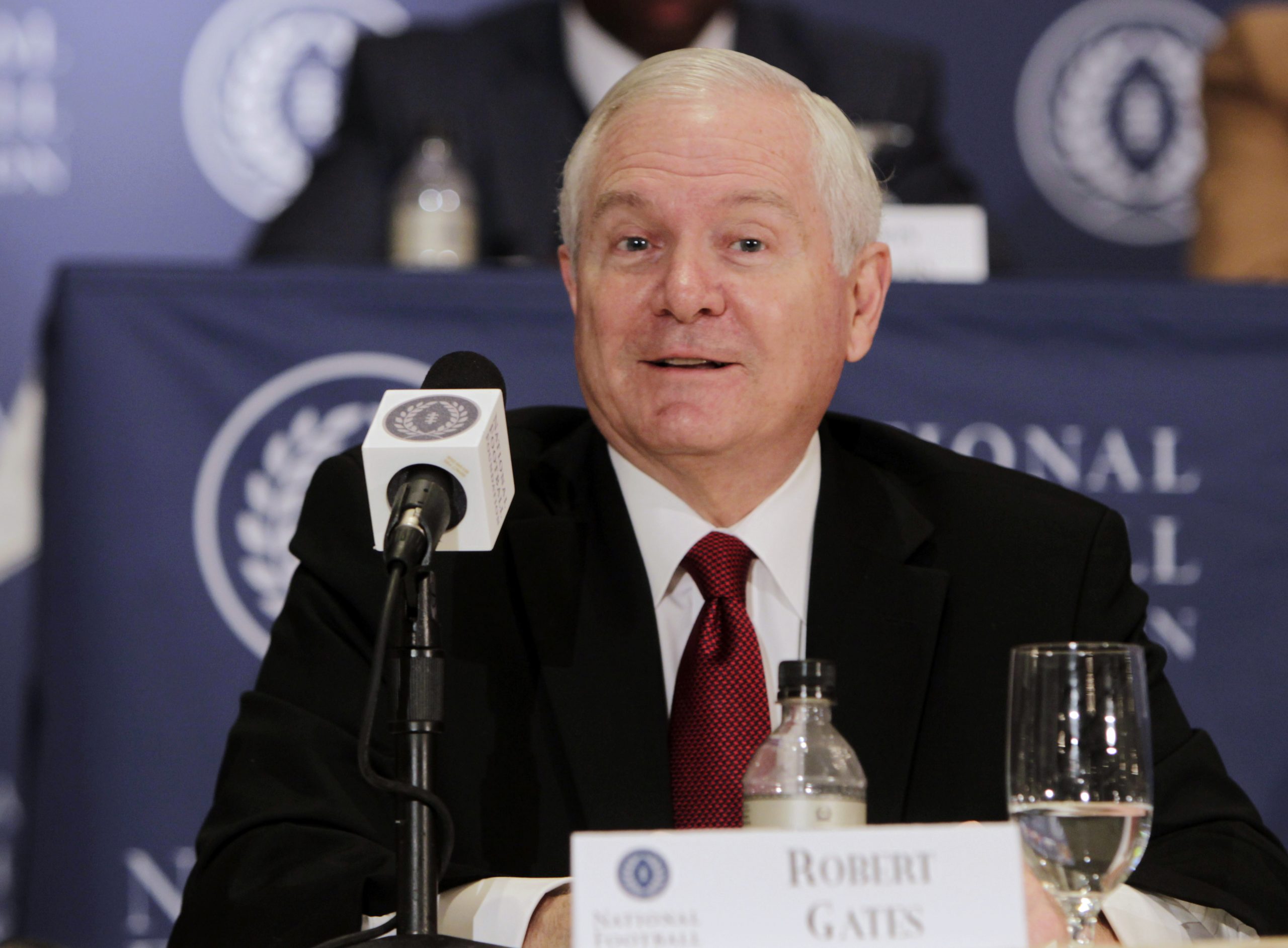 Gates calls for more veterans’ choice at VA