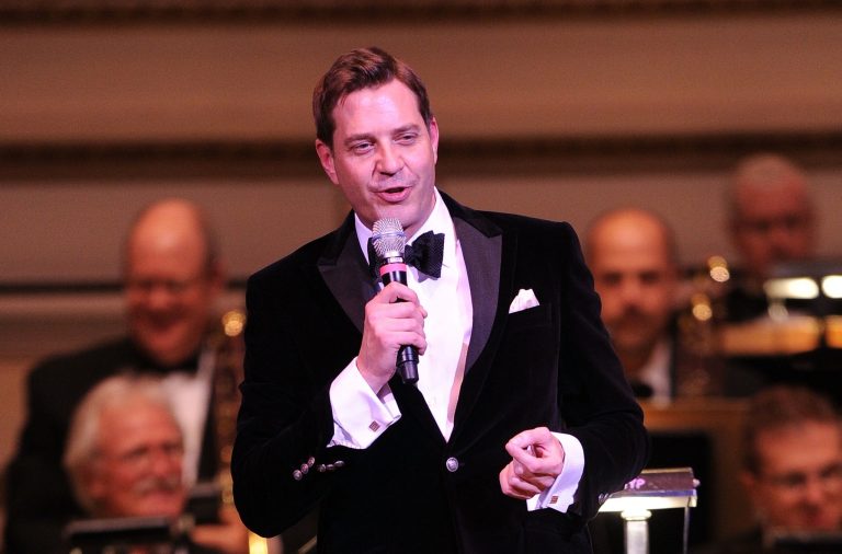 NEW YORK, NY - MARCH 16: The New York Pops and Music Director & Conductor Steven Reineke performs at Carnegie Hall on March 16, 2012 in New York City. (Photo by Jason Kempin/Getty Images) 