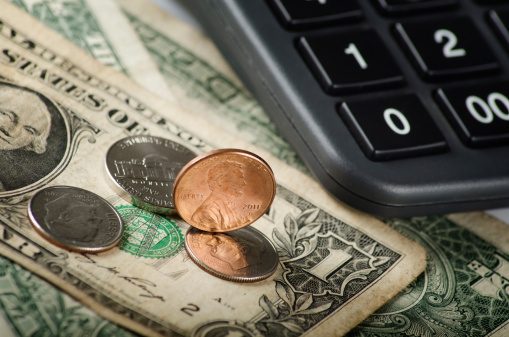 Advocates are pressing commuters is New Jersey to approve a constitutional amendment that would tie the state's minimum wage to an annual cost-of-living adjustment. (Photo: Thinkstock)