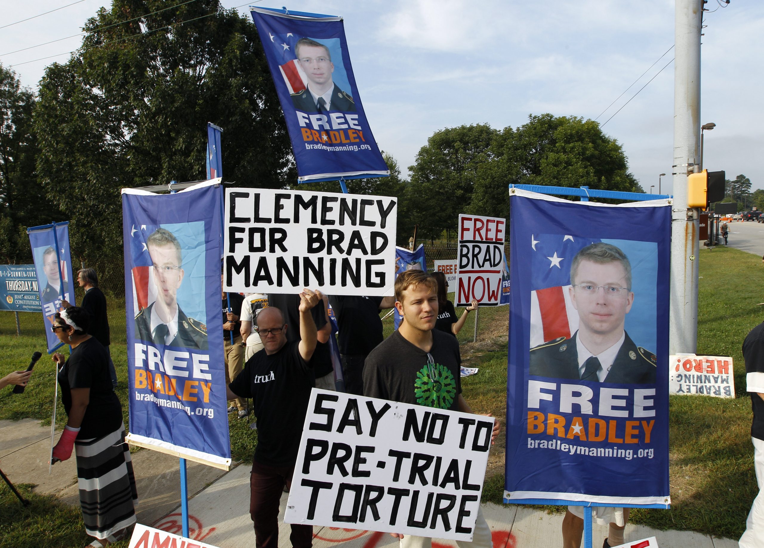 VIDEO: Supporters rally for Bradley Manning