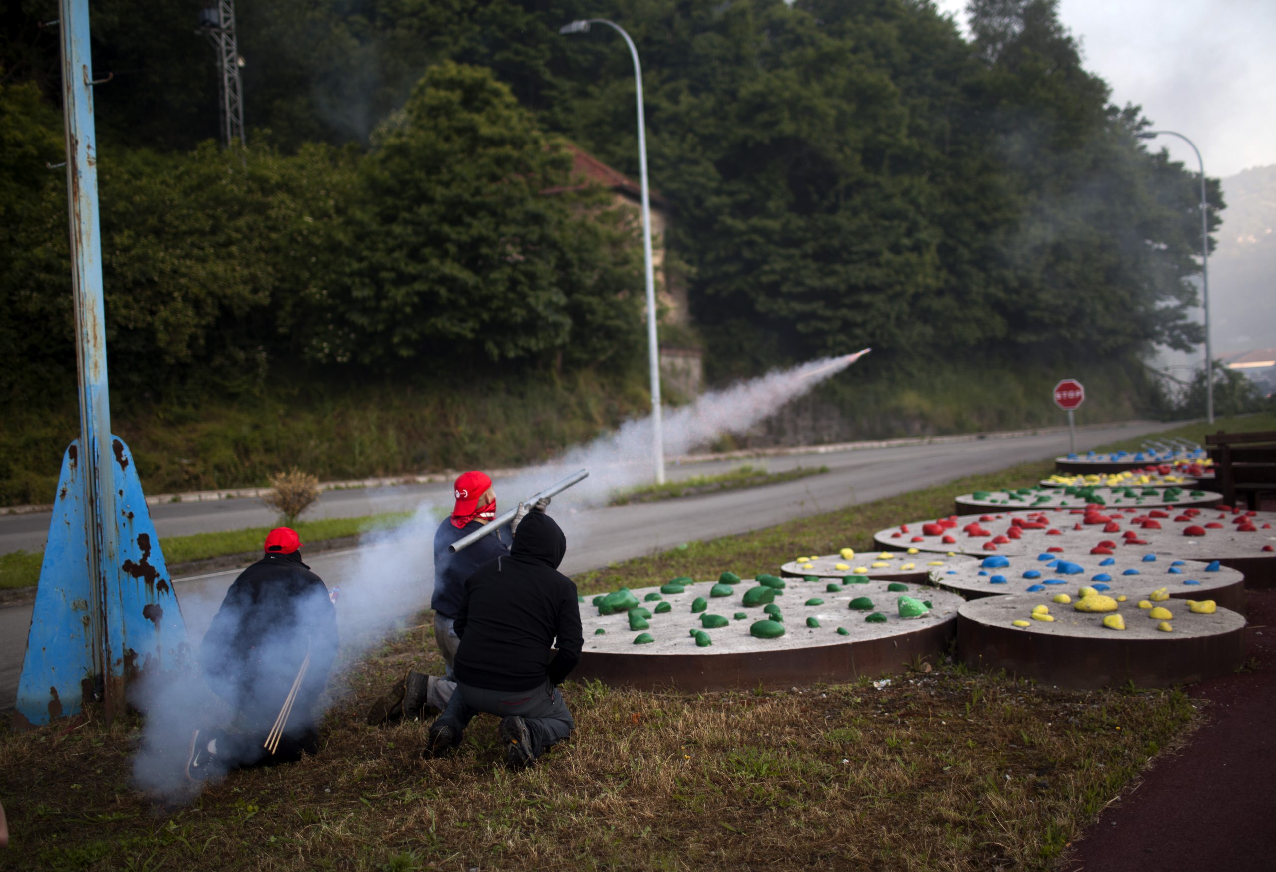 7 injured as Spanish miners clash with police