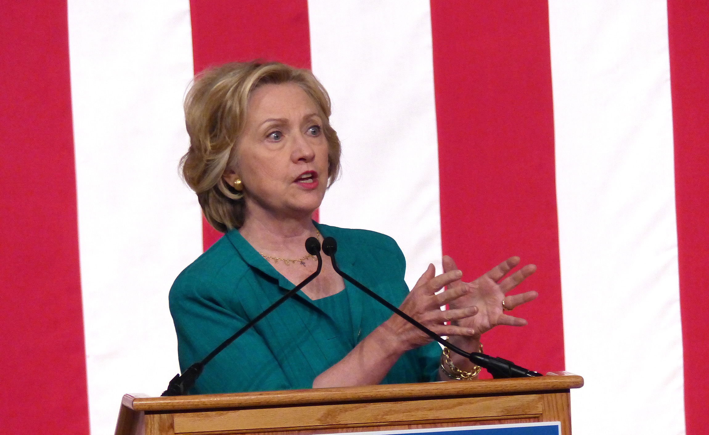 Clinton campaign struggling with her trade position