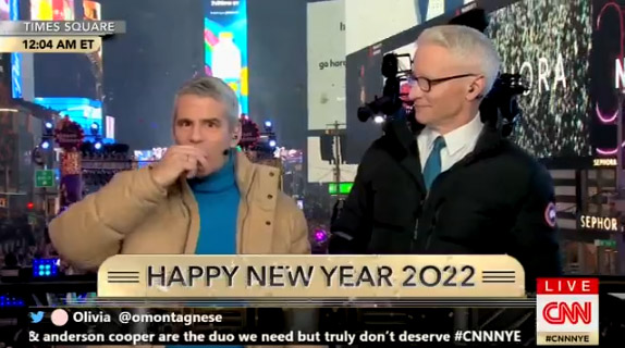 Andy Cohen rings in 2022 with another boozed-up CNN rant against Mayor Bill de Blasio