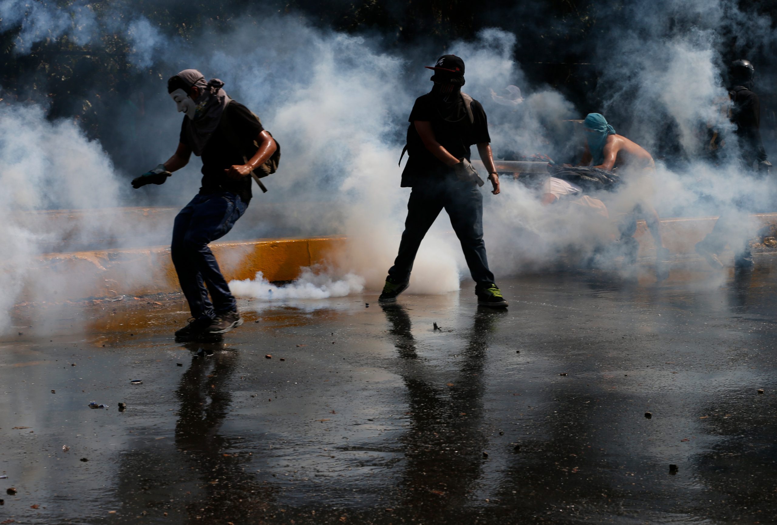 3 shot dead during unrest in central Venezuela