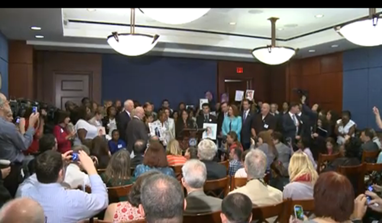 VIDEO: Gun control advocates renew push days after Navy Yard shooting