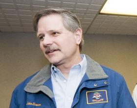 Hoeven Struggles to Explain Fence in Immigration Bill