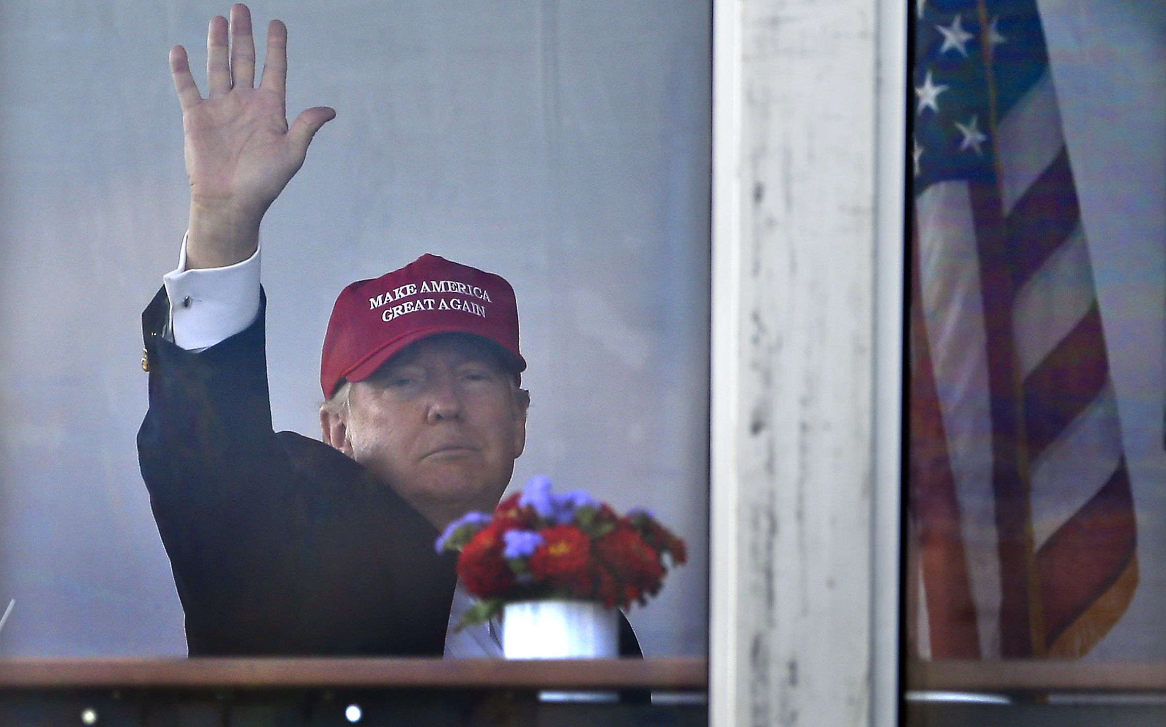 Trump distracts fans at Women’s Open
