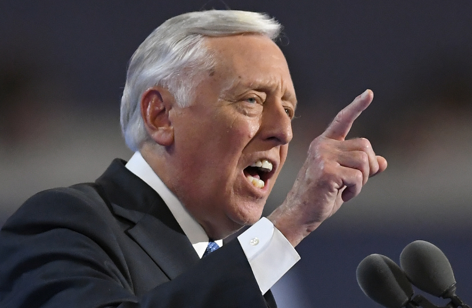 Hoyer, who spoke with a statue last week, calls Trump ‘detached from reality’