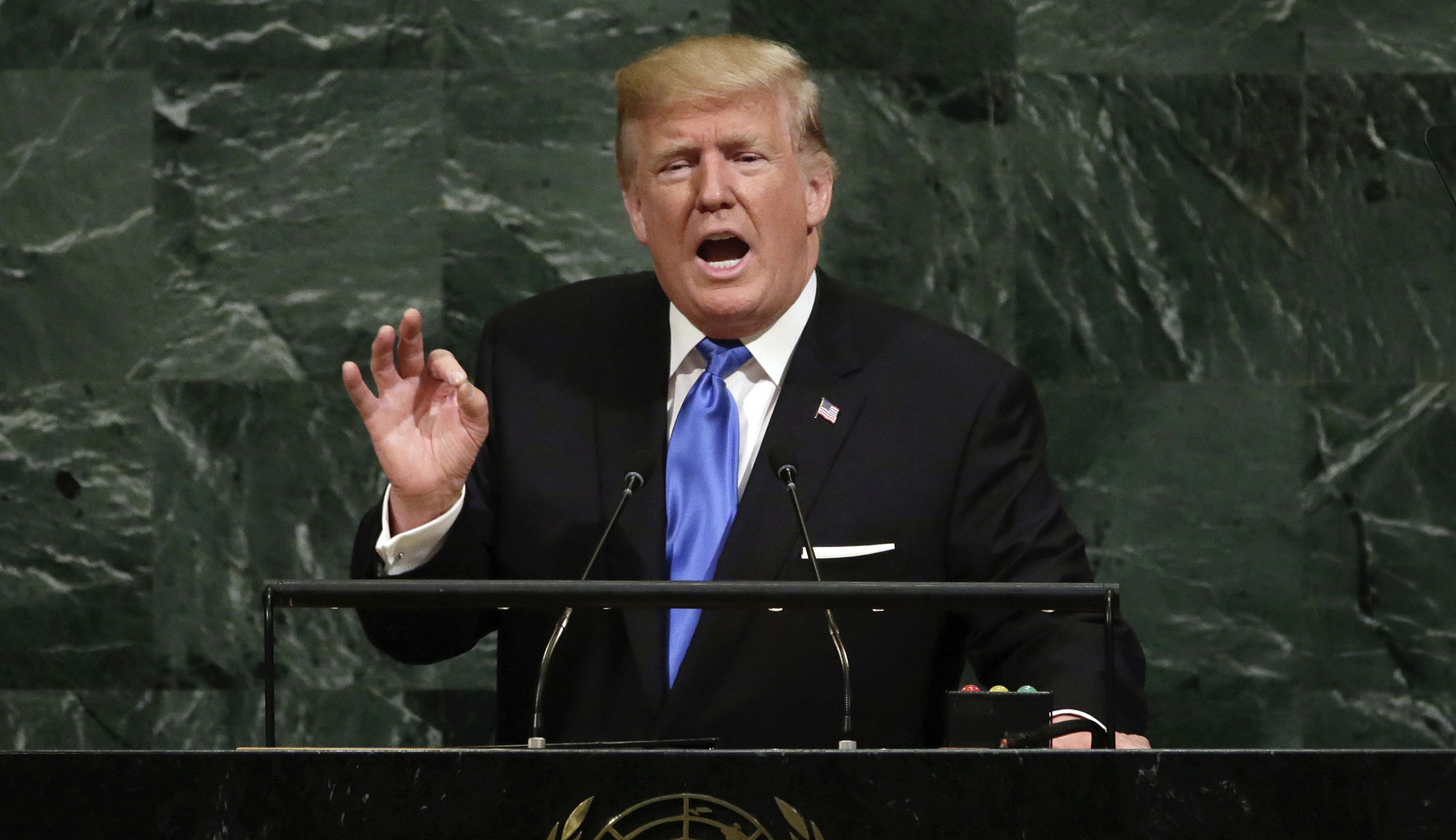 Dozens of security experts, former defense officials pressure Trump to leave Iran deal