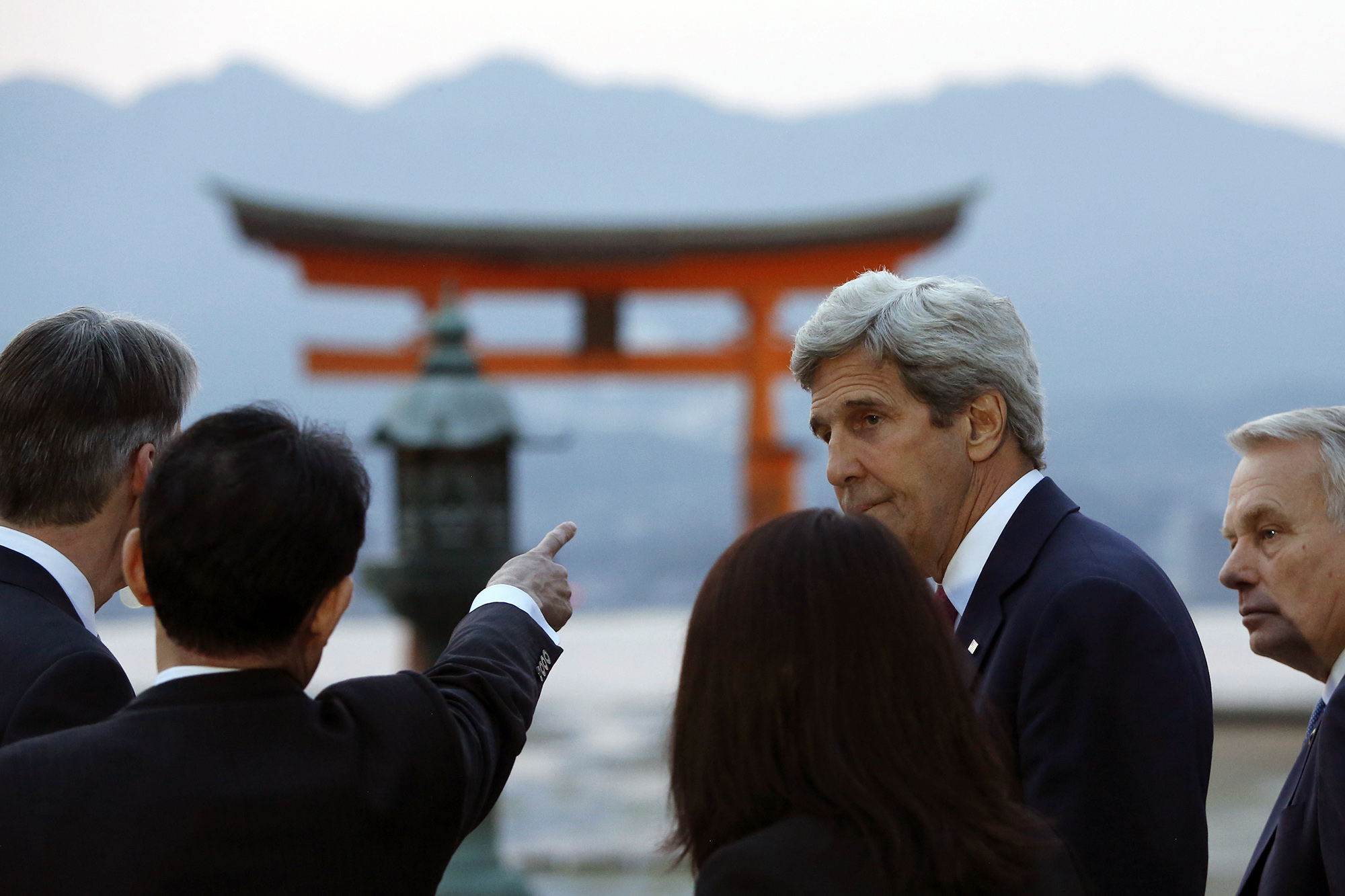 Kerry will not apologize for U.S. dropping nuclear bomb during Hiroshima visit
