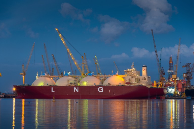 A top Energy Department official said the agency wouldn't have a problem complying with a Senate bill that aims to speed up approval of natural gas exports to nations that lack a free-trade agreement with the United States. (iStock)