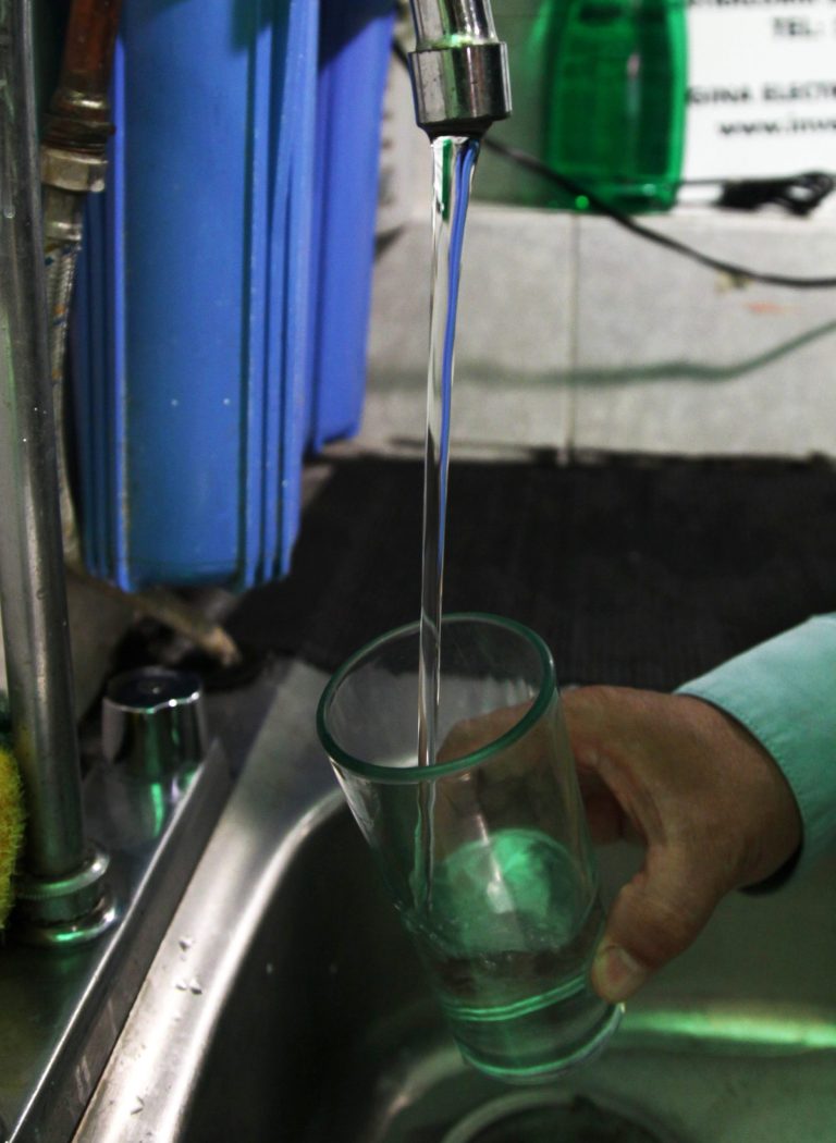 Mexico City bets on tap water law to change habit