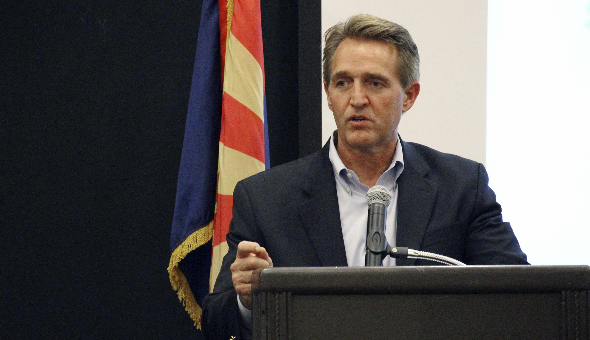 Trump cheers primary challenge to ‘weak,’ ‘toxic’ Jeff Flake