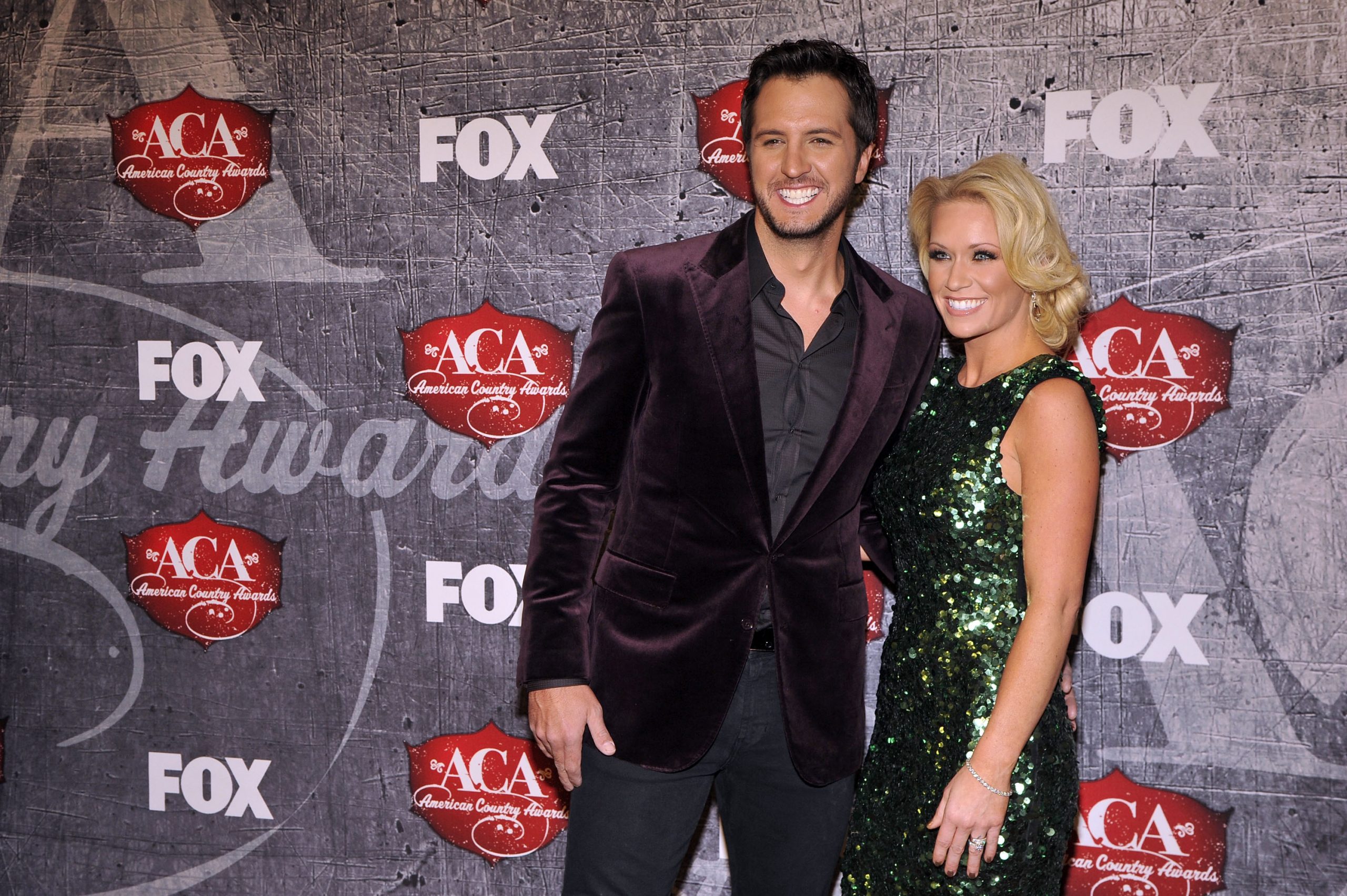 Luke Bryan cleans up at ACAs with 9 awards