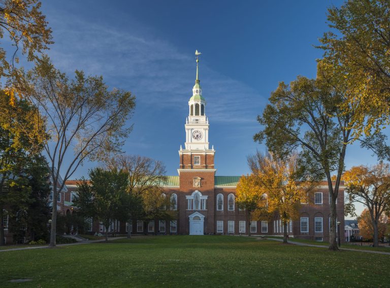 Dartmouth trustees investigating ways to fix the ‘gender gap’ in alumni donations