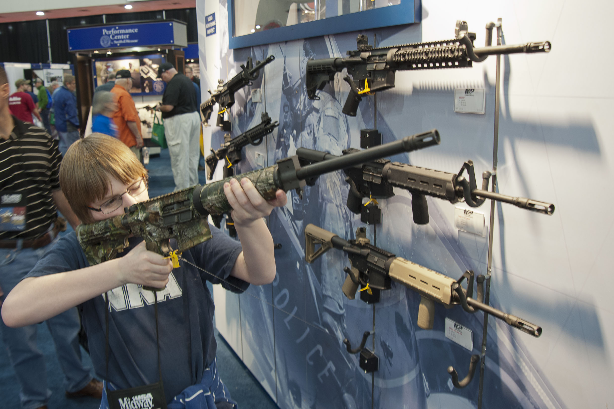 Lawmakers send gun violence bill to Pritzker
