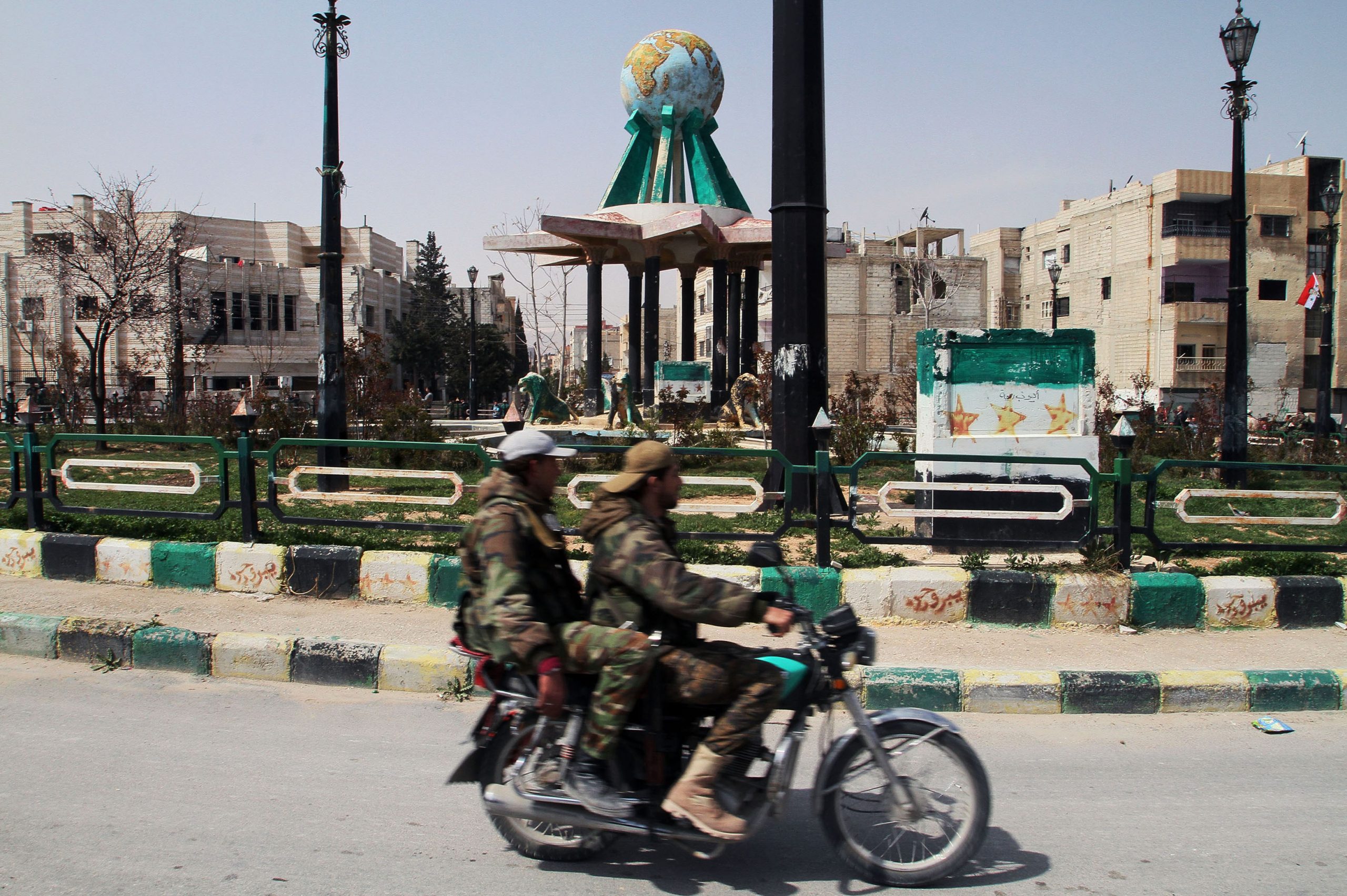 Syrian army ousts rebels from border stronghold
