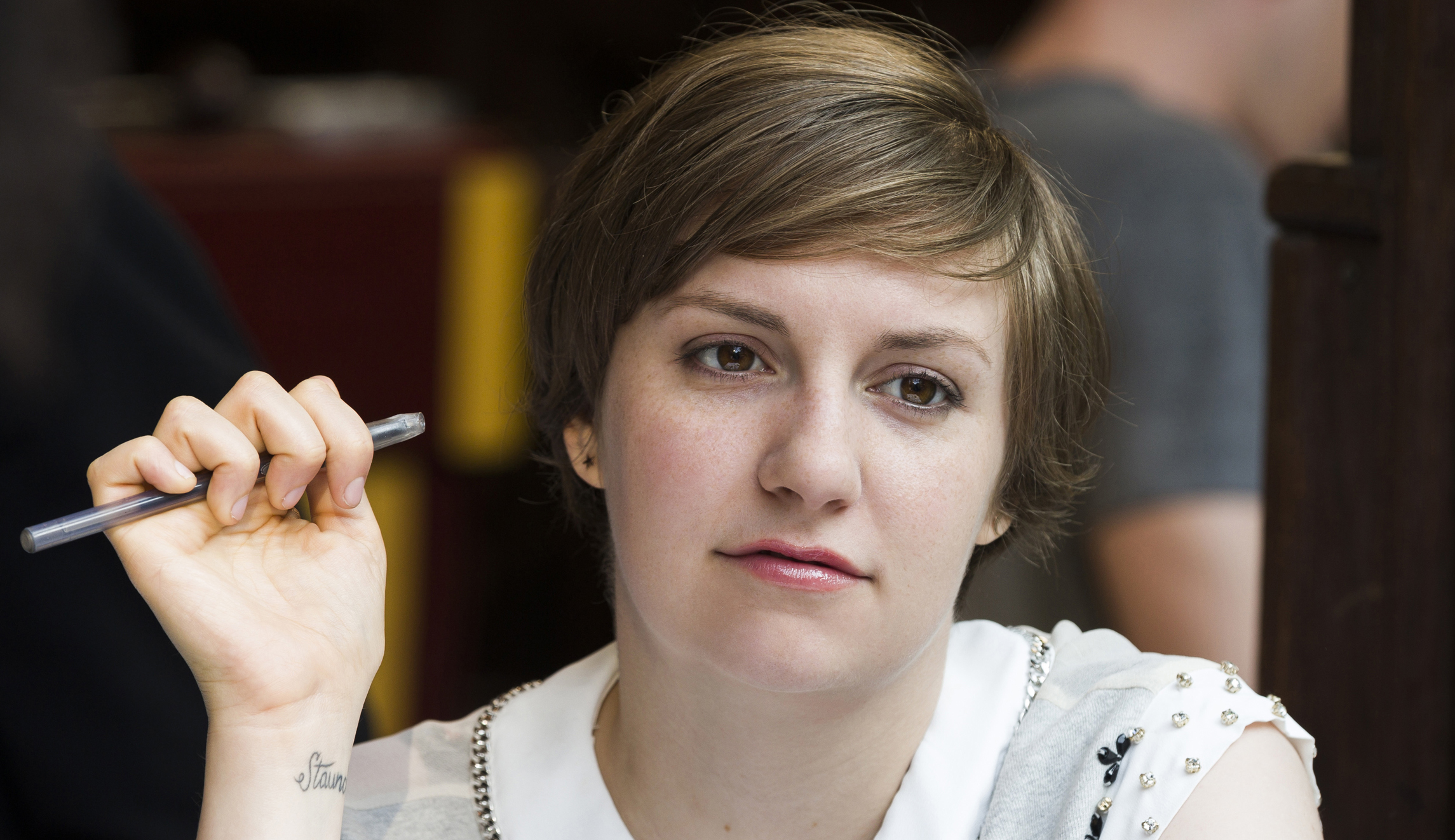 Lena Dunham faces social media heat for tweets alleging transphobic talk about American Airlines employees
