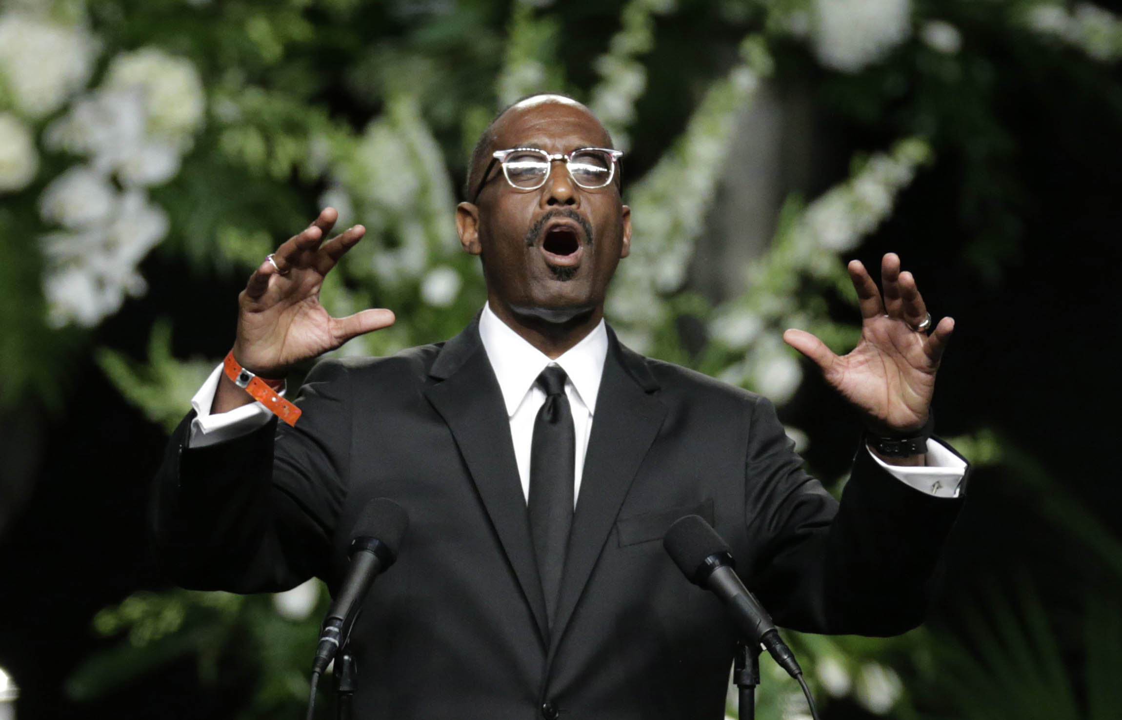 Pastor at Muhammad Ali funeral: Star-Spangled Banner ‘celebrates slavery’