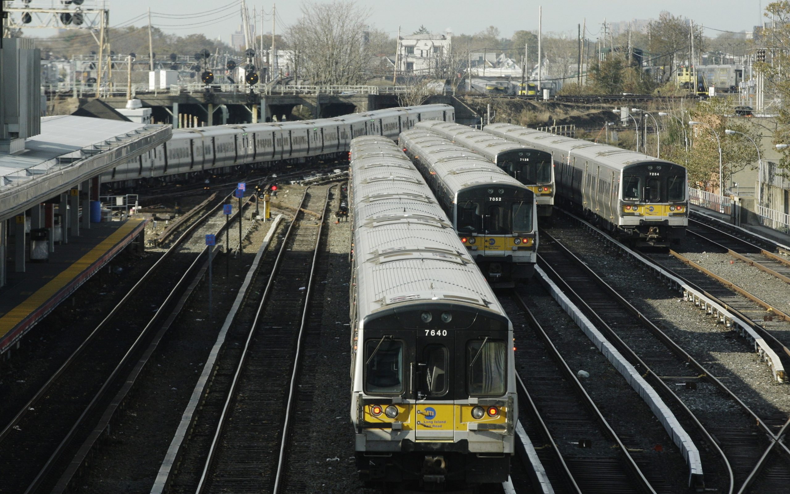 MTA head cites wide gulf in LIRR contract talks