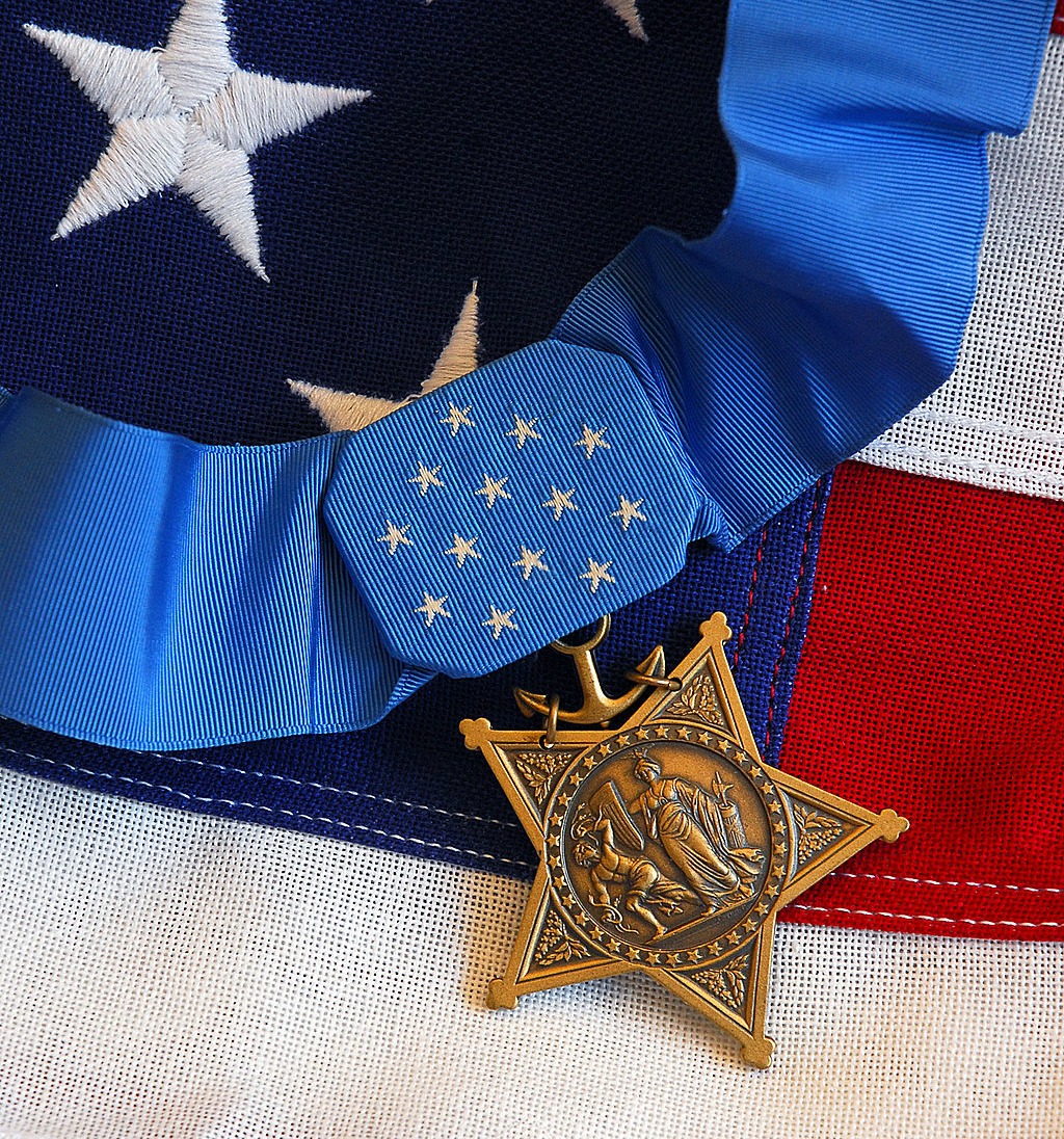 Navy SEAL to receive Medal of Honor for 2012 Afghanistan rescue