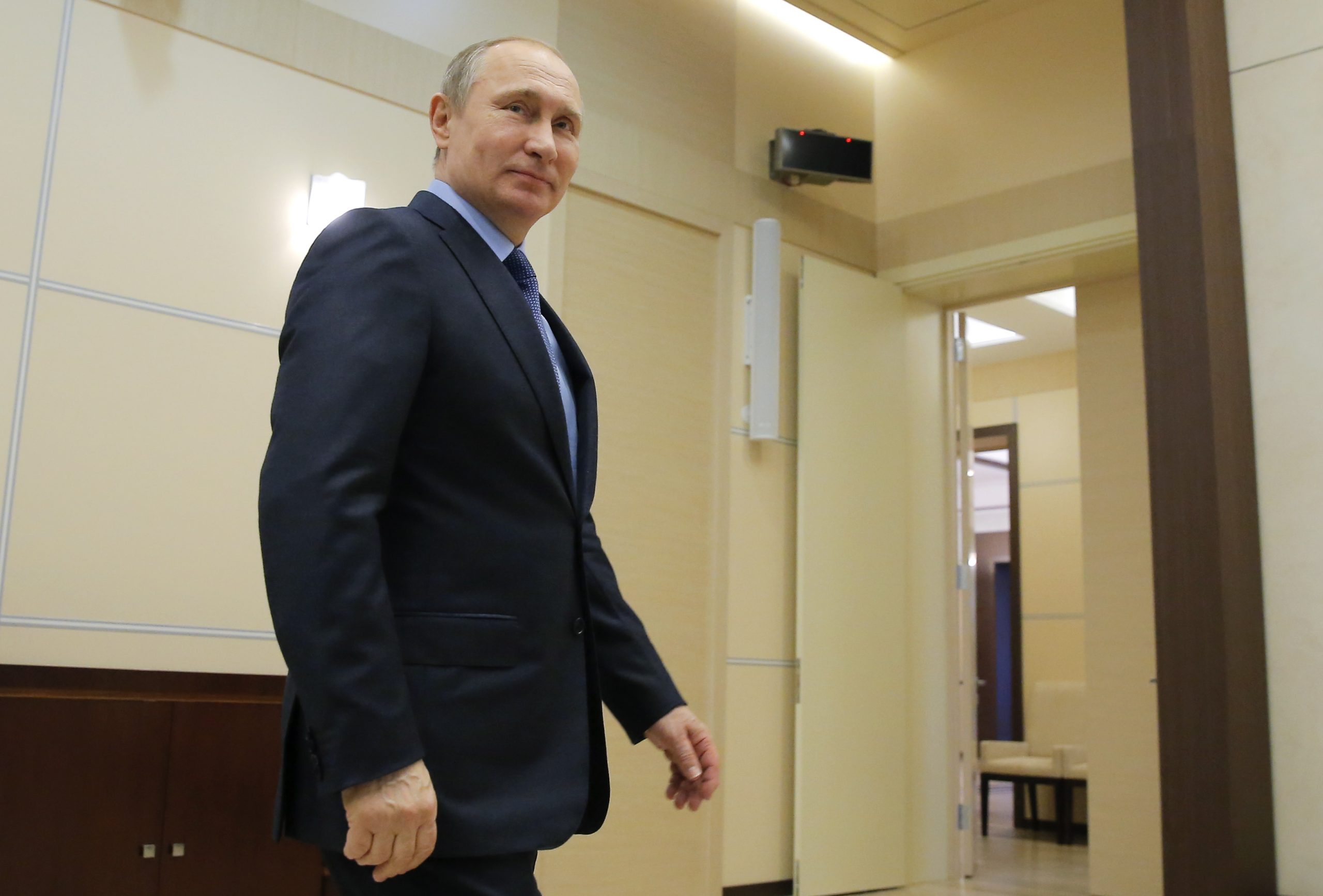 White House: Russia isolating itself by skipping nuke summit