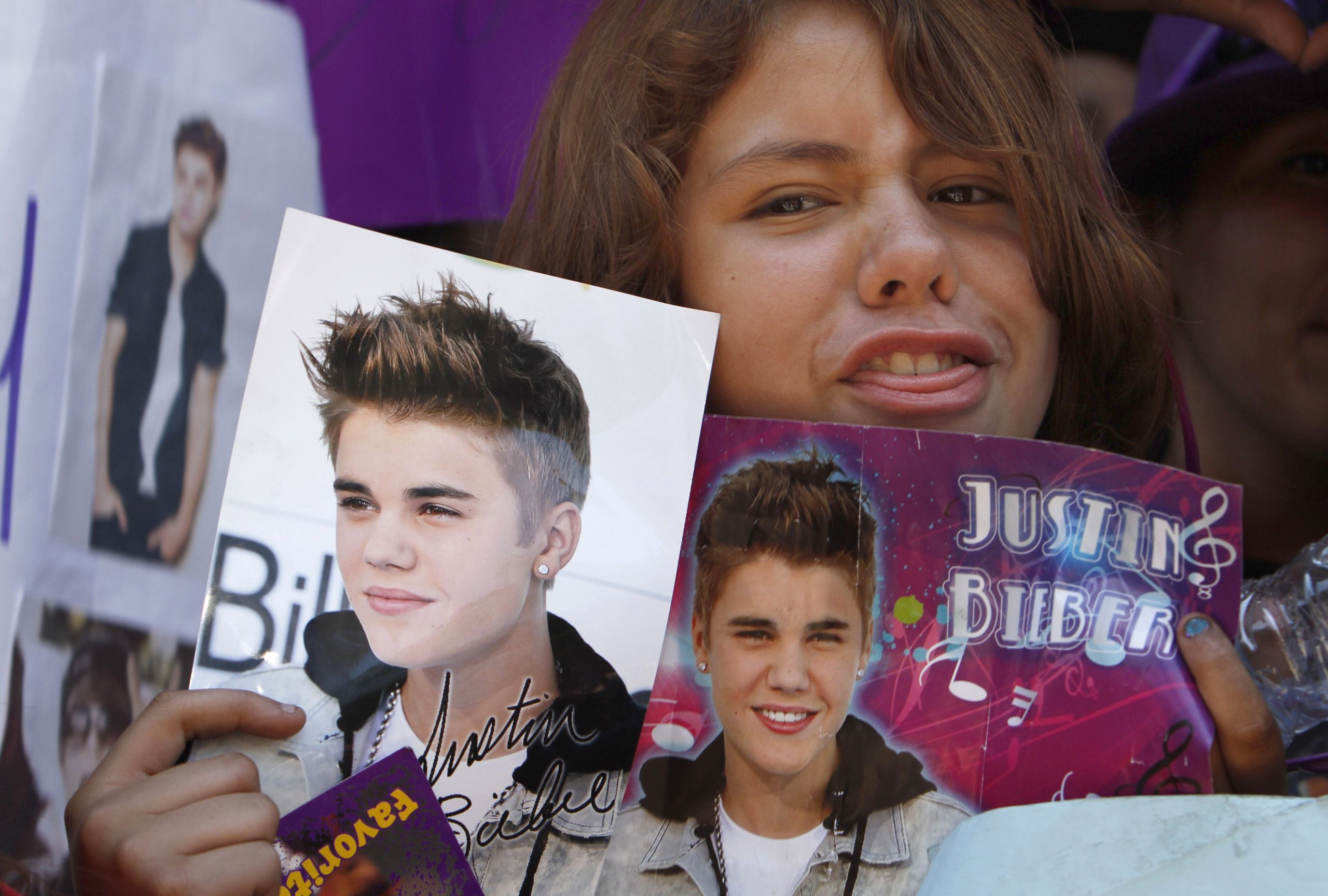 Bieber fans camp out in Mexico before free concert