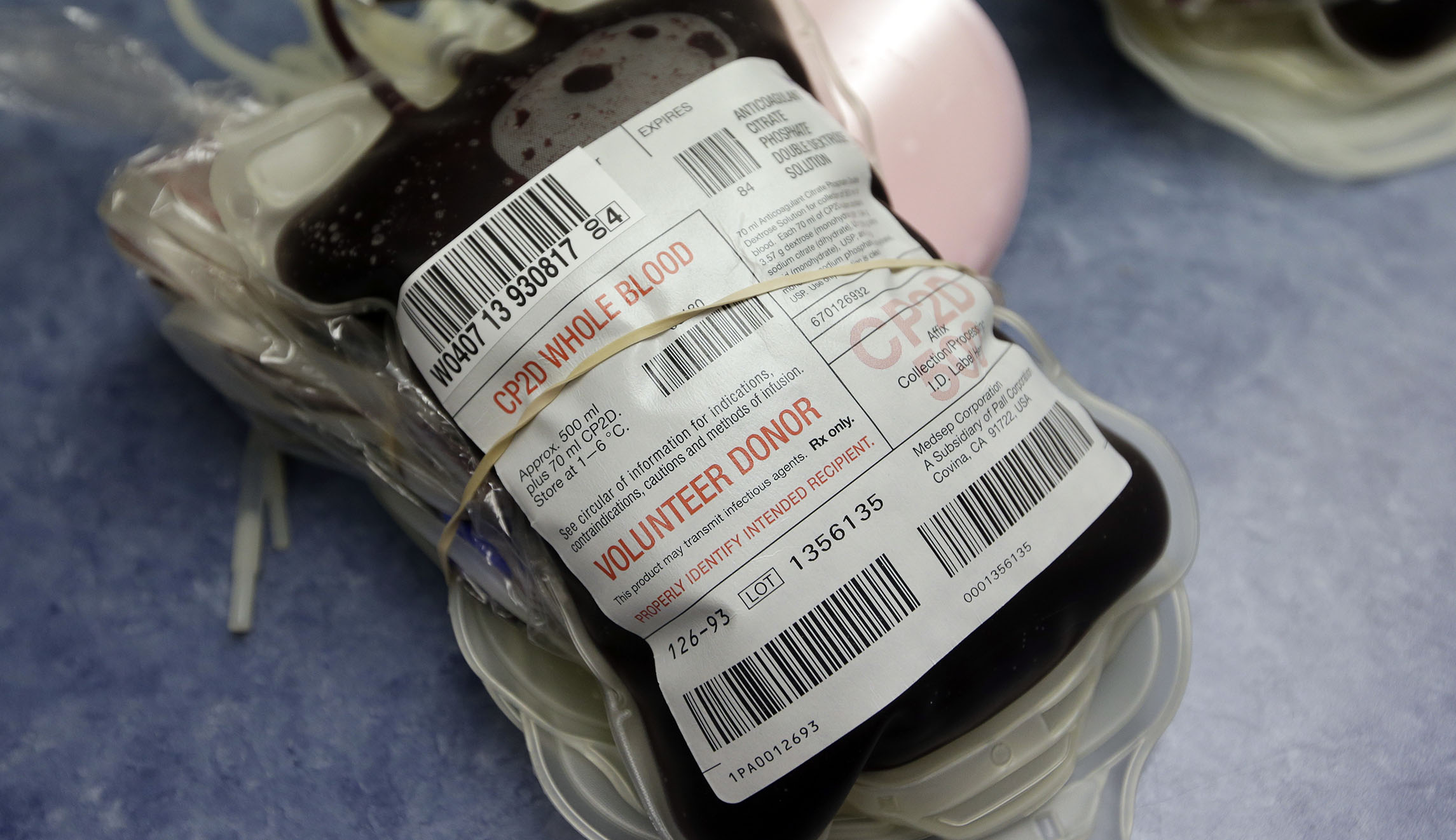 Donors line up to give blood in Las Vegas after mass shooting