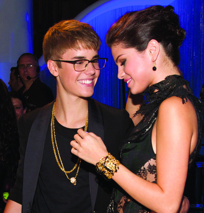 Justin, Selena pack on PDA