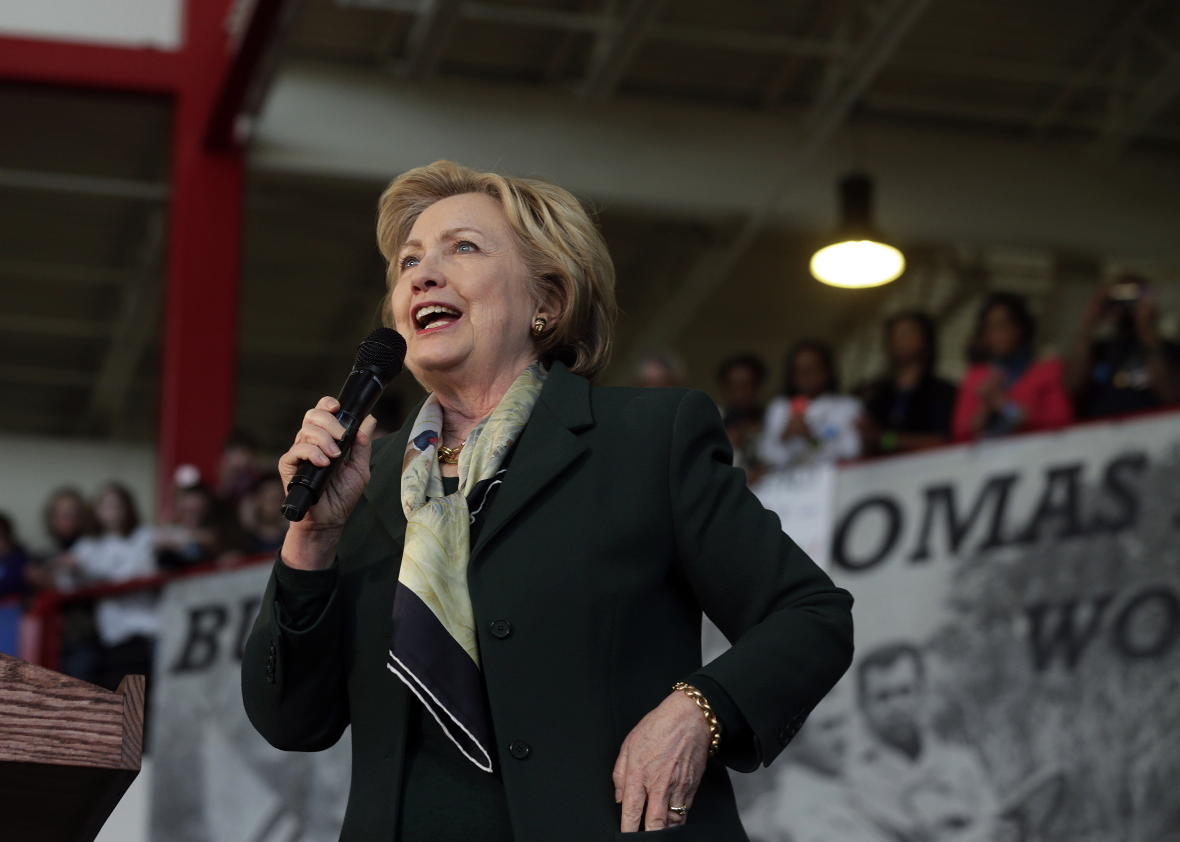 Clinton’s dating advice: Split the check on a ‘case by case basis’