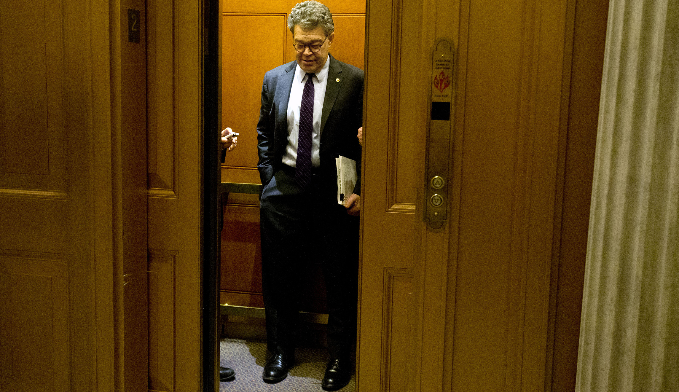 Al Franken calls for ethics probe into allegations he forcibly kissed, groped radio host in 2006