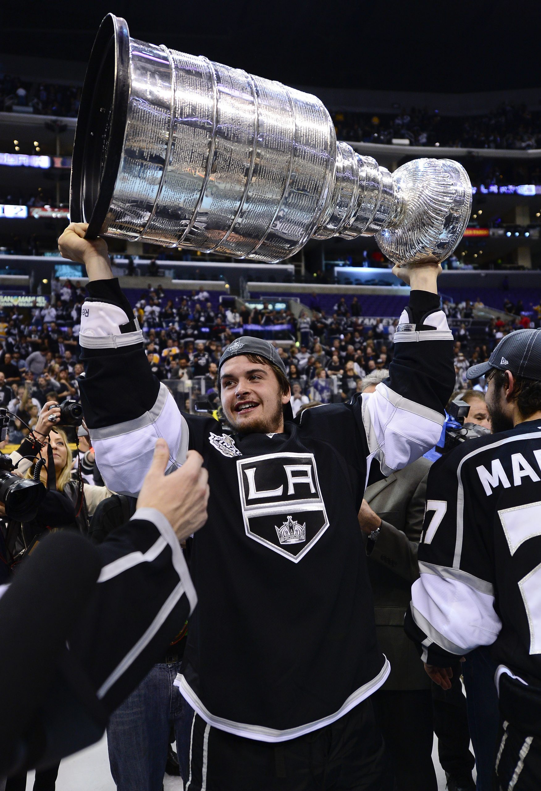 Darryl Sutter joins brothers on Stanley Cup