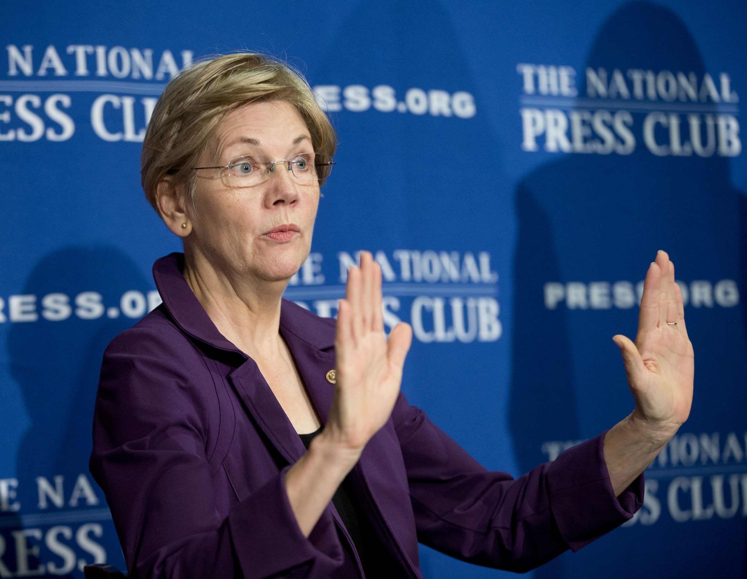 Warren lone no-show at female Dem senators for Hillary event
