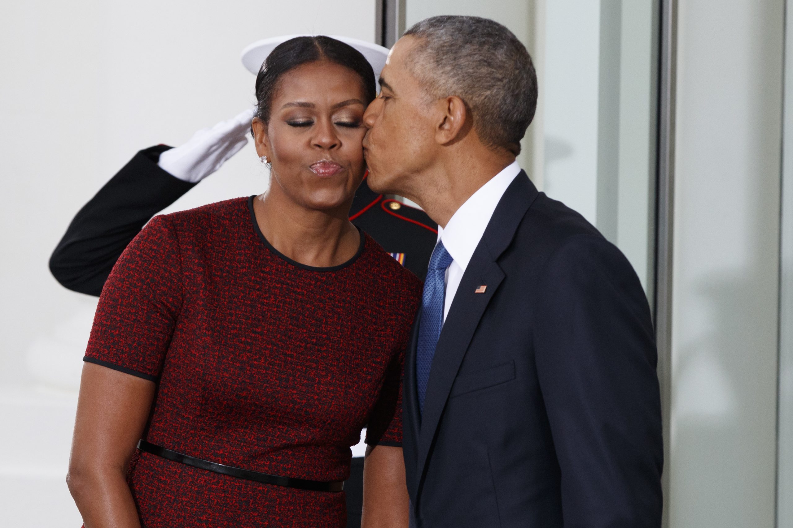 The Obamas sign with agents for speaking, book deals