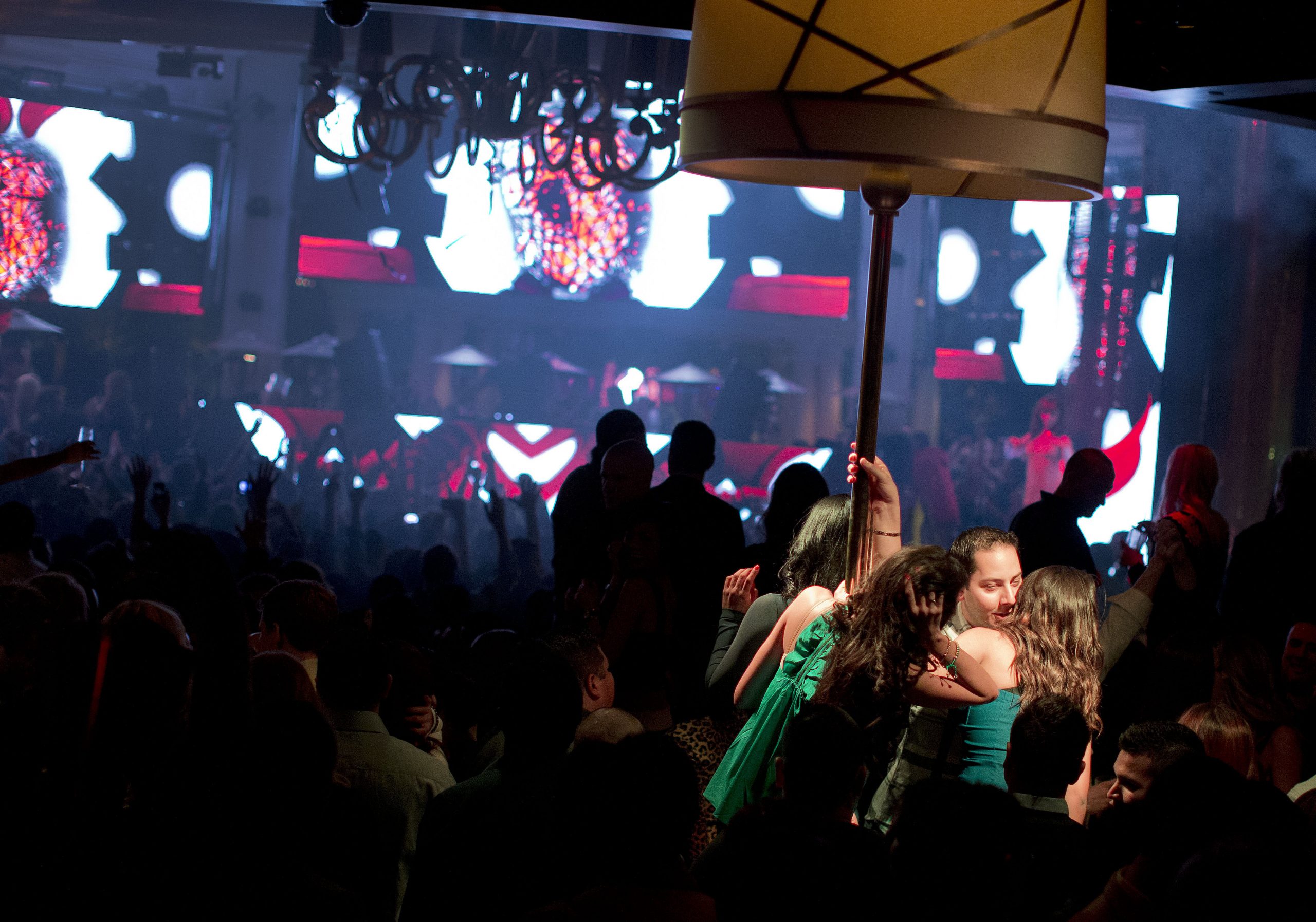Greece bans music and standing customers at venues for New Year’s